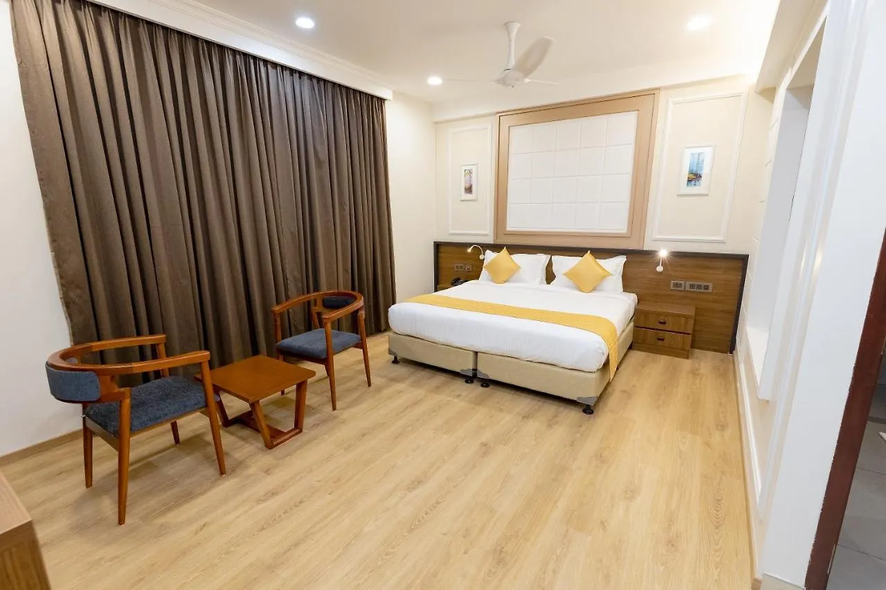 White Palace Hotel Thrissur 4*,  India
