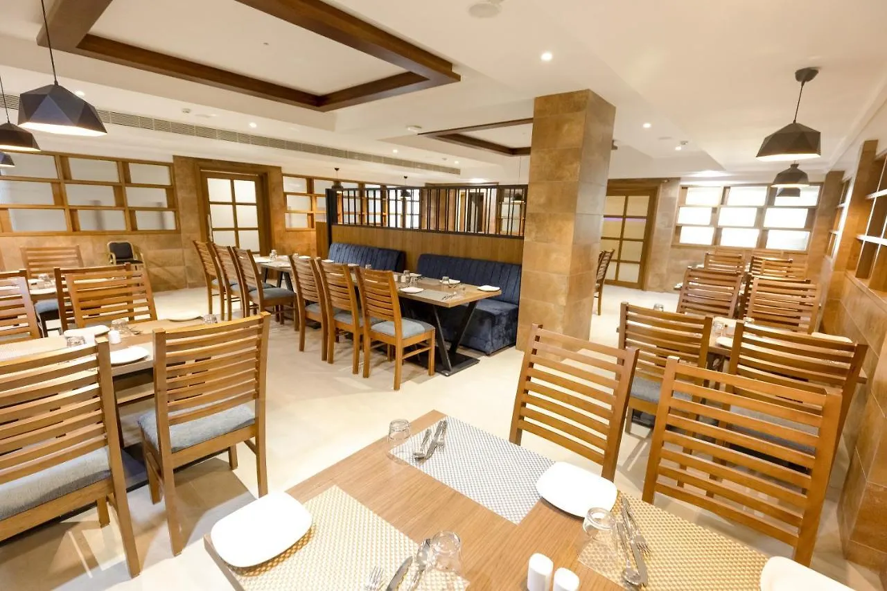 White Palace Hotel Thrissur